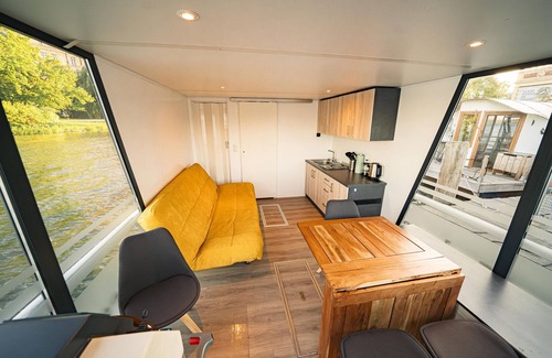 Schwerin Alquiler De Eote | Barco 'Hausboot Explorer' con vistas al lago y terraza privada