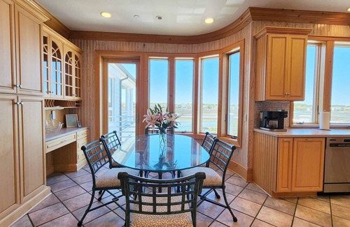 Pawleys Island Casa | Boat House- Oceanfront Hot Tub! Creekfront, Dock & Pool