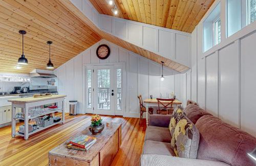 Shelter Cove Casa | Boat House