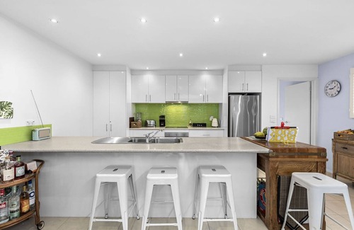 Barwon Heads Villa | Boat House Villa 2 - Walk to the beach, shops, restaurants