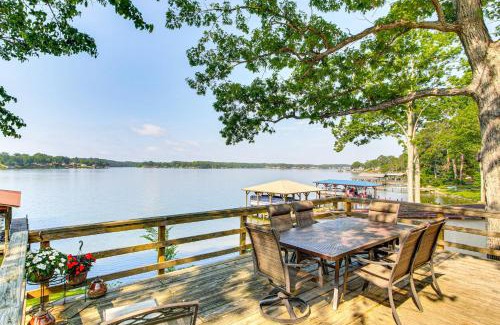 Cross Hill Casa | Boat Ramp and Dock Lake Greenwood Getaway!