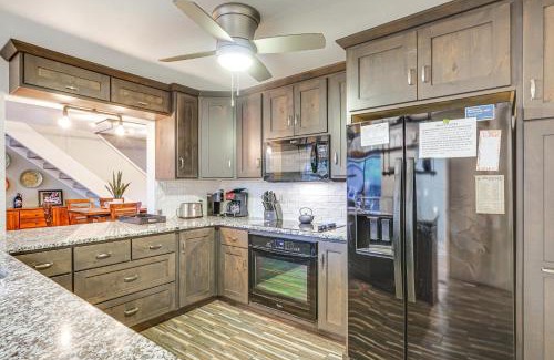 Osage Beach Apartamento | Boat Slip and Pools Waterfront Osage Beach Condo!