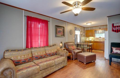 Greers Ferry Casa | Boat, Swim and Hike Cottage Near Greers Ferry Lake!