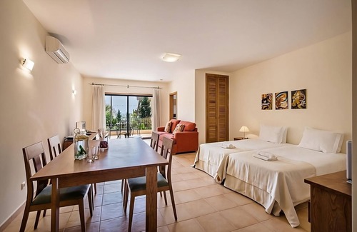 Praia da Luz Hotel | Boat Tour from Praia da Luz! Full Kitchen, Indoor and Outdoor Swimming Pools!
