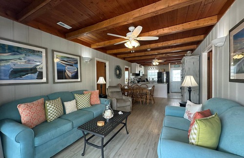 Garden City Casa | Bobby's Girl - Second Row in Garden City Beach
