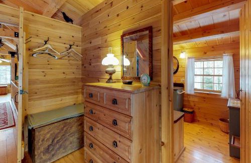 Greenville Casa | Bobcat Cabin