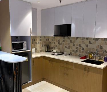 Vasundhara Apartamento | Bodhi Tree - Luxurious 1B Apartment near Hindon Airport