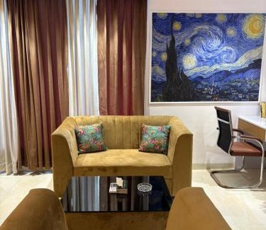 Vasundhara Apartamento | Bodhi Tree - Luxurious 1B Apartment near Hindon Airport