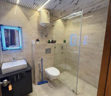Vasundhara Apartamento | Bodhi Tree - Luxurious 1B Apartment near Hindon Airport