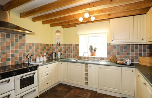 Holyhead Casa | BODLASAN GROES HOUSE, pet friendly, with a garden in Llanfachraeth