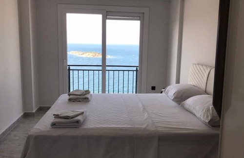Milas Apartamento | Bodrum. Wohnung mit Meerblick, Privatem Strand, Aquapark und Infinity Pool