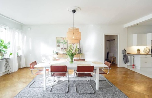 Orgryte-Harlanda Apartamento | Boende i ett lugnt och centrumnära villaområde