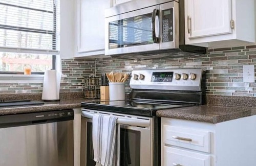 Hinesville Casa | Bohemian Bliss: Charming 3 bd Retreat w Home Gym