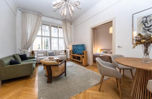 Josefov Apartamento | Bohemian charm apartment by Paris Avenue 1