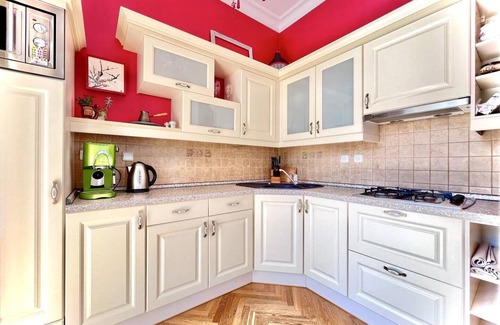 Karlovy Vary Apartamento | Bohemian City View + Balcony + Free Parking at the property