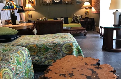 Carrabelle Casa | Bohemian LODGE in an Enchanted Garden-by-the-Sea; 3-min walk to Private Beach