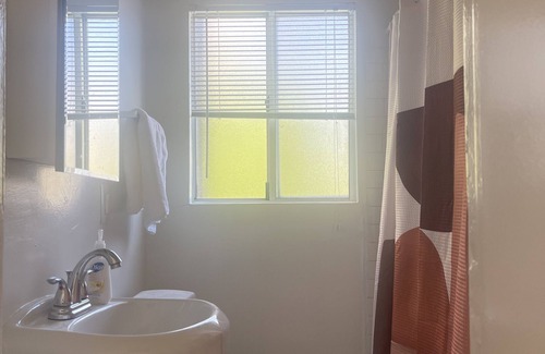 Westlake South Apartamento | Bohemian Oasis 4 Minutes from Downtown LA