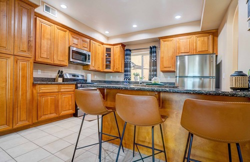 Lincoln Acres Casa | Boho 4Bedroom Family Townhome (10 min to SD Zoo)