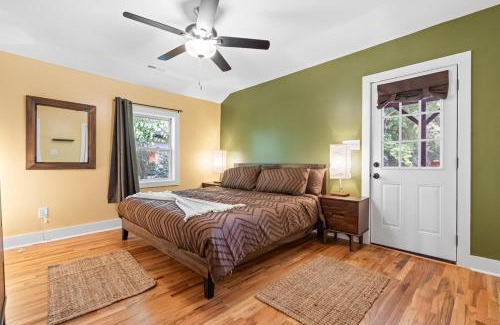 Downtown Casa | Boho 5BR Modern Villa w Hot Tub, Grill, Patio and Backyard