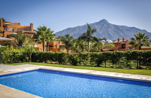 Marbella Apartamento | Boho | Apartamento con piscina en Nueva Andalucía