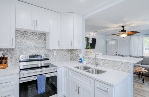 Pasadena On The Gulf Casa | Boho Beach House with Big Backyard 5 mins from Beach