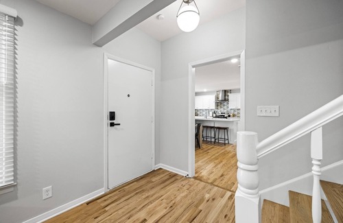 Overland Park Casa | Boho Beauty Newly Remodled 4BD/3 FULL BATH