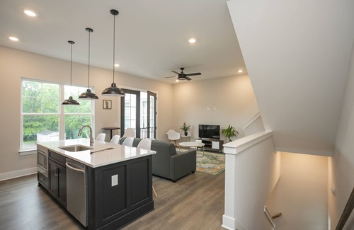 Radnor Casa | BOHO Boutique Stay |3bd 2ba|10 Minutes to Lower Broadway|