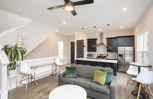 Radnor Casa | BOHO Boutique Stay |3bd 2ba|10 Minutes to Lower Broadway|