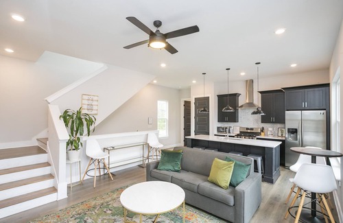 Radnor Casa | BOHO Boutique Stay |3bd 2ba|10 Minutes to Lower Broadway|