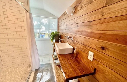 River District Casa | Boho Bungalow - Downtown - Free Parking