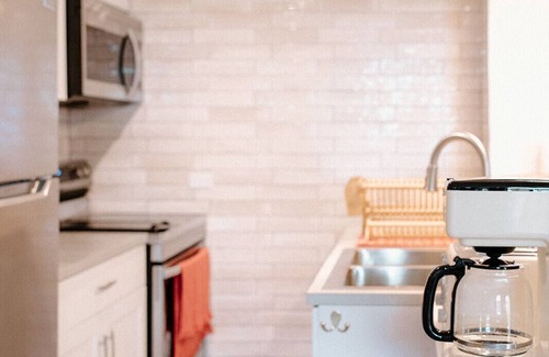 Estate Saint John Apartamento | Boho Bungalow- fun stylish apartment close to everything