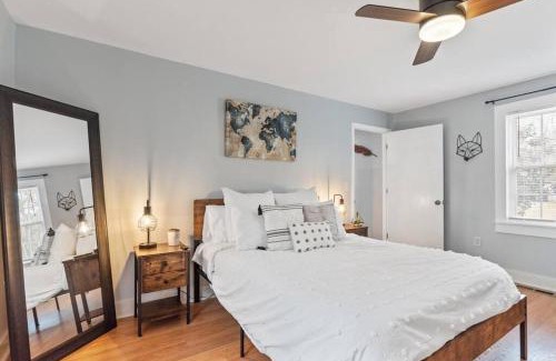 Apex Casa | BOHO BUNGALOW - STEPS FROM HISTORIC DOWNTOWN APEX