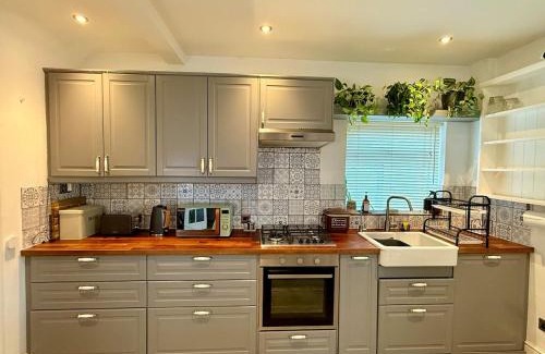 Staple Hill Casa | Boho-Chic Cottage Retreat