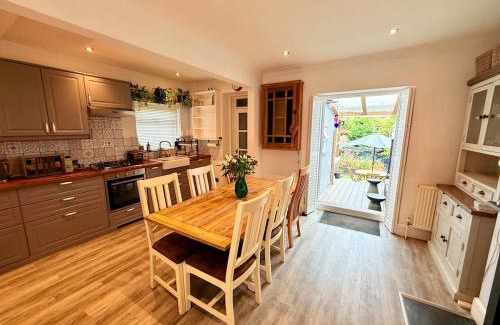 Staple Hill Casa | Boho-Chic Cottage Retreat