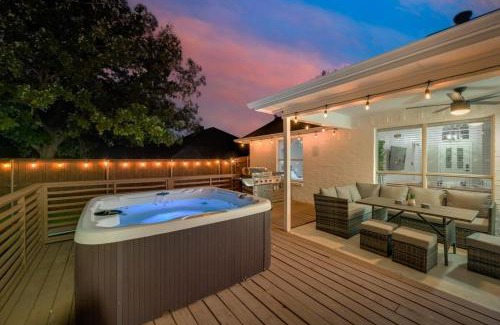 North Richland Hills Casa | Boho Chic Home w Backyard Paradise - Pool + Grill