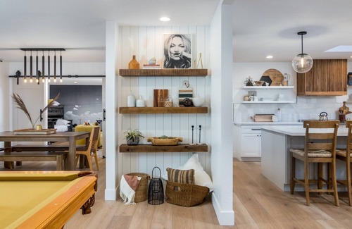 Raskin Estates Casa | BOHO CHIC Luxury Getaway Sleeps 14+ W/9 hole Putting green