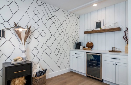 Raskin Estates Casa | BOHO CHIC Luxury Getaway Sleeps 14+ W/9 hole Putting green