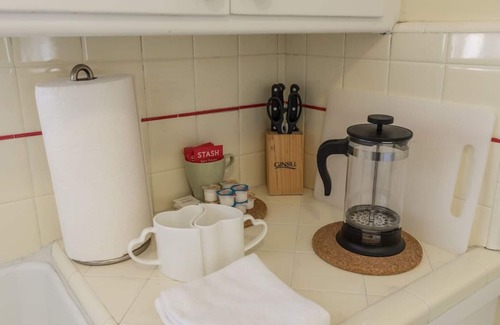 Burbank Apartamento | Millennial Hideaway - Asequible y cómodo ~ Cocina completa ~