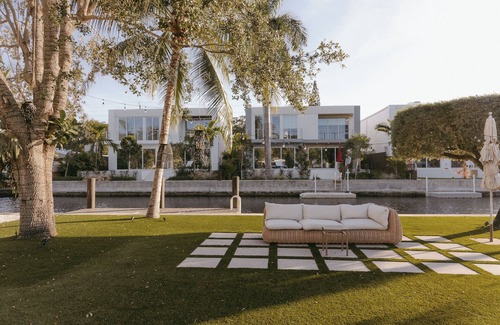 Croissant Park Casa | Boho coastal home with patio and natural light