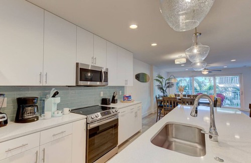 Madeira Beach Apartamento | Boho Condo 3/3 Heated pool