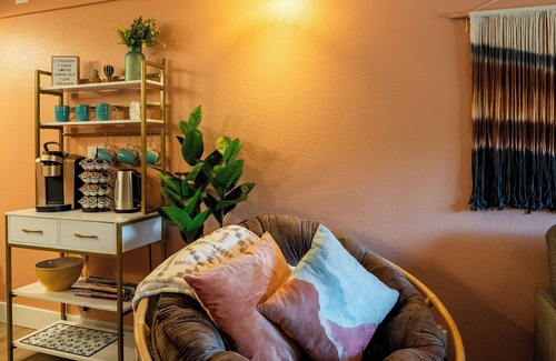 Downtown Branson Condominio | Boho Condo with Pool & Fitness Center—Next to Branson Landing—Pet Friendly!