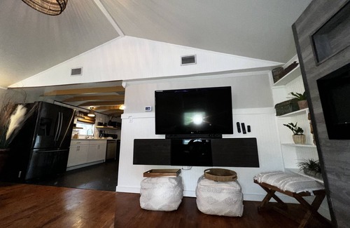 New Braunfels Cabaña | Boho Cottage at the Guadalupe River - Recently Remodeled