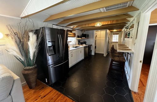 New Braunfels Cabaña | Boho Cottage at the Guadalupe River - Recently Remodeled
