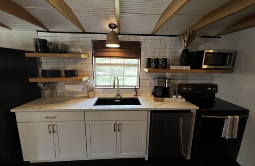 New Braunfels Cabaña | Boho Cottage at the Guadalupe River - Recently Remodeled