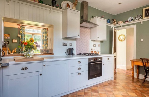 Southerndown Cabaña | Boho Family Escape near Dunraven Bay with Sea View