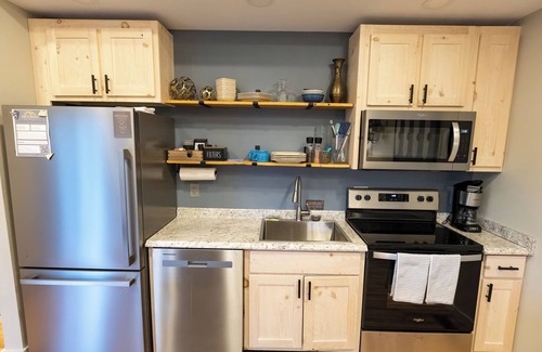 Cool Ridge Cabina | Boho Getaway for Two, Stay near the New River Gorge and Glade Creek Farm