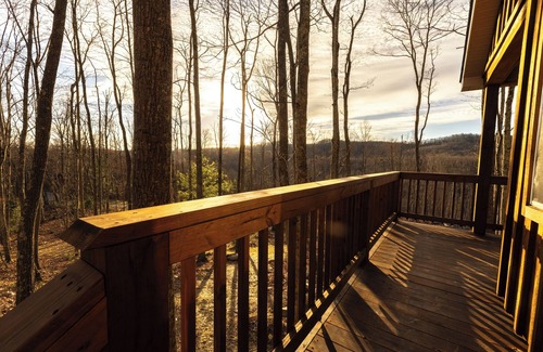 Cool Ridge Cabina | Boho Getaway for Two, Stay near the New River Gorge and Glade Creek Farm