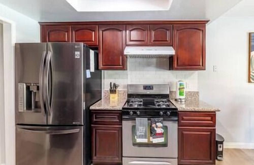 West Covina Casa | BOHO Hidden Gem fenced backyard garage pet OK