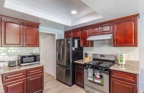 West Covina Casa | BOHO Hidden Gem fenced backyard garage pet OK