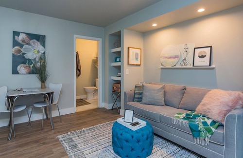 Eighth Avenue Apartamento | Boho Inspired Condo in the Heart of Nashville!